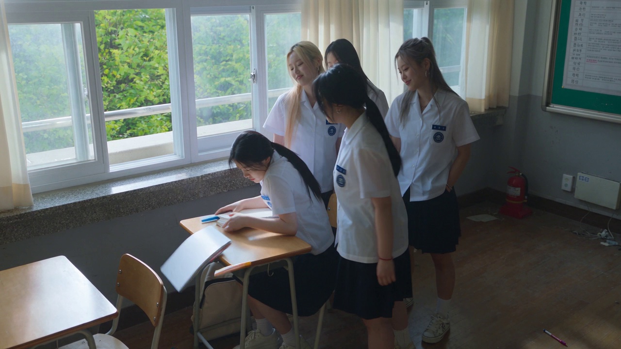 Cool Korean High Schooler: Classroom Action & Counterattack