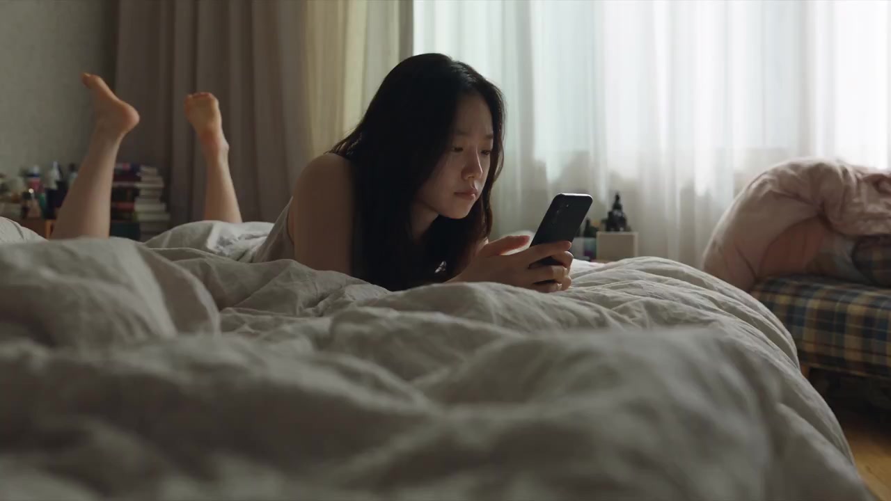 Ultra-Realistic Candid Korean Woman Bedroom Video